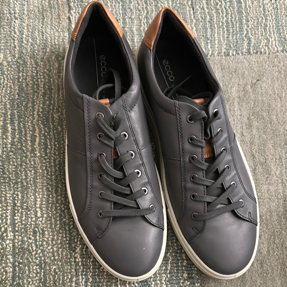 ECCO Men's Gray Leather Sneakers